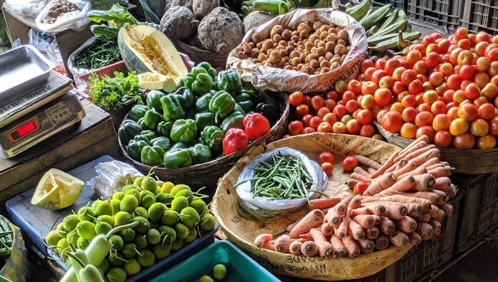 Local vegetable market in Dhanbad (India). Photo credit: diningandcooking.com